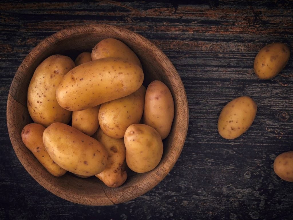 Darf man Kartoffeln roh essen?