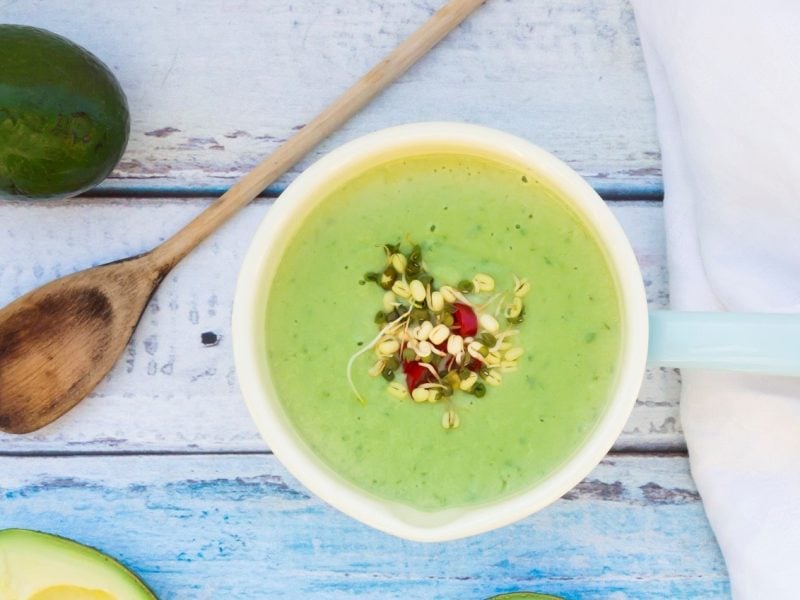 Kalte Gurken-Avocado-Suppe