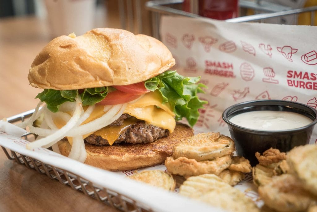 Was ist ein Smashburger? Das steckt hinter dem Food-Trend