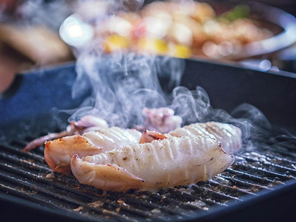 Fisch braten – so vermeidest du den lästigen Fischgeruch am besten